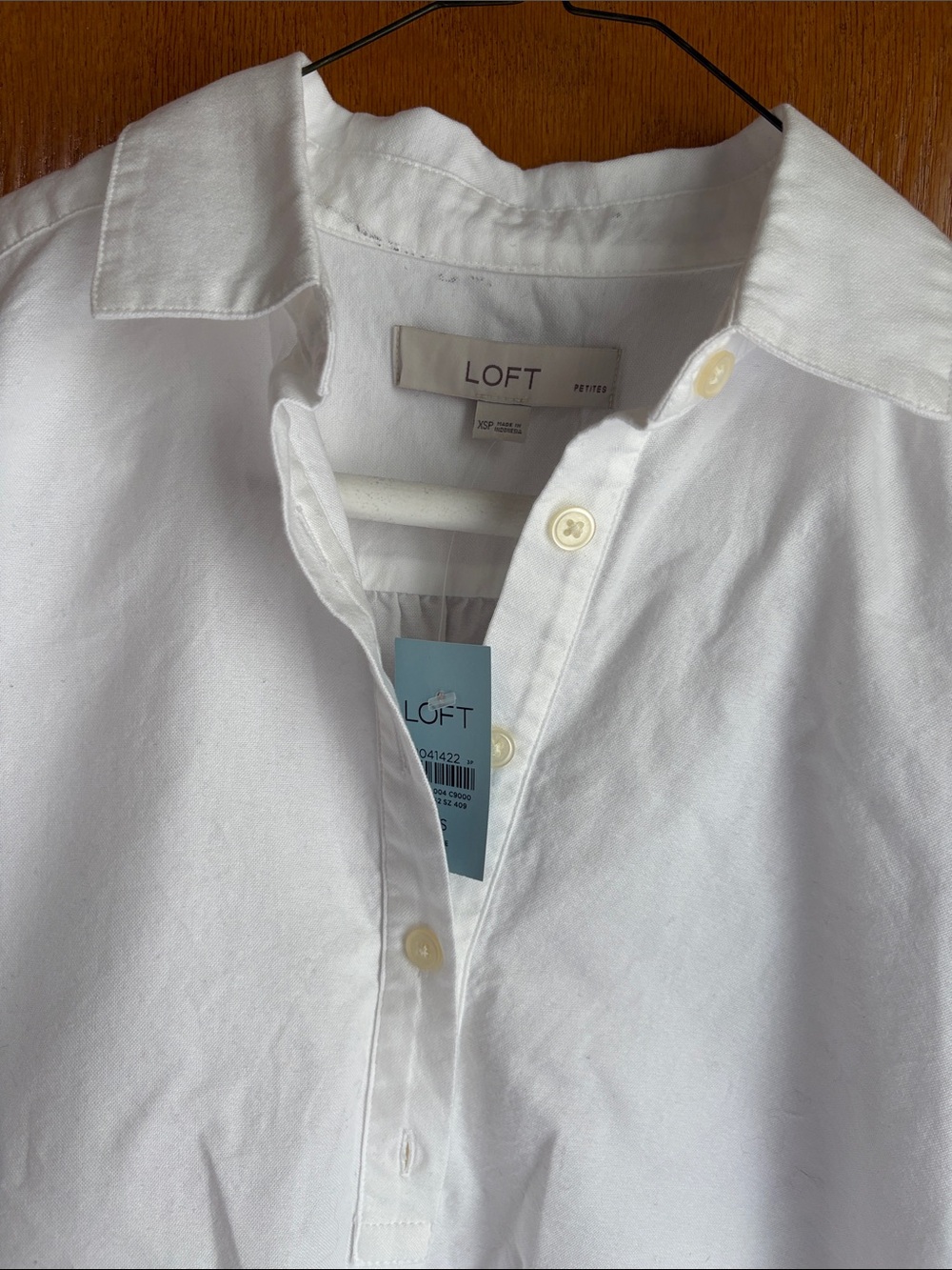 LOFT White Short-Sleeve Popover Button-Down Shirt - Picture 2 of 6